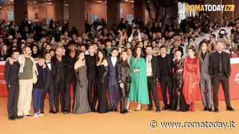 VIDEO | Mare Fuori "si prende" anche la Festa del Cinema di Roma: fan in delirio per il cast sul red carpet