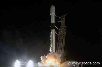 SpaceX launches 22 Starlink satellites from California