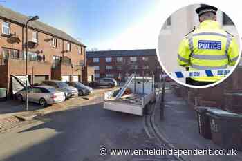 Man injured after stabbing in South Tottenham street