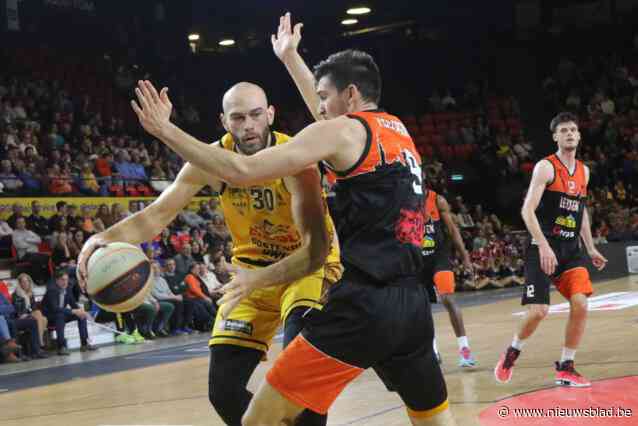 Eddy Casteels kan met Leuven Bears geen stunt forceren tegen dominant Filou Oostende: “Fier op hoe mijn ploeg is blijven vechten”