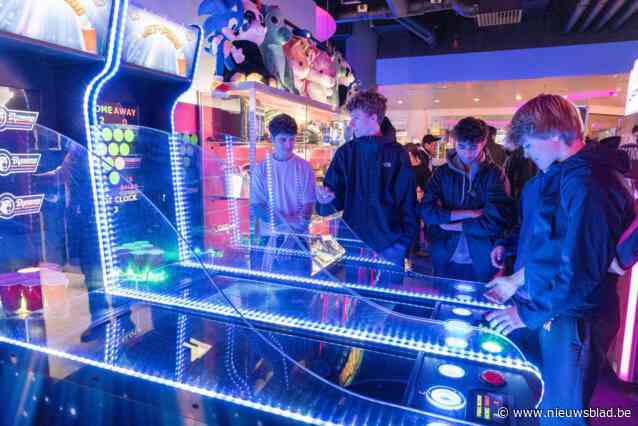 Openingsweekend van ‘het grootste lunapark in Europa’ is groot succes: “De spelletjes waar we mee zijn opgegroeid!”