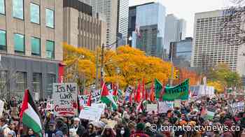 Police advise of traffic delays, closures as thousands flood downtown Toronto streets for pro-Palestinian rally