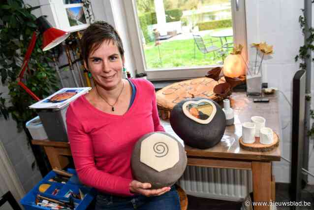 Lien (39) maakt keramiek voor elke levensfase: “Wanneer mijn creaties mensen raken, ben ik gelukkig”