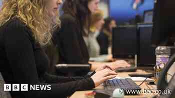 Government says four-day working weeks should 'cease immediately'