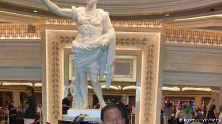 Disabled B.C. man forced to drag himself off flight says he’s pushing for changes