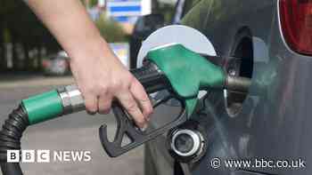 Petrol retailers should cut price by 5p a litre, RAC says