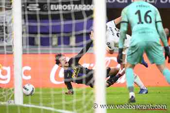 Twee weken op rij: na Dolberg krijgt ook Leoni geen strafschop na worstelgreep