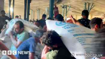 UN: Thousands in Gaza break into warehouses in search of aid