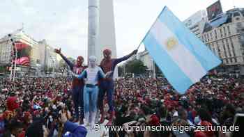 Spider-Man-Rekordversuch in Buenos Aires