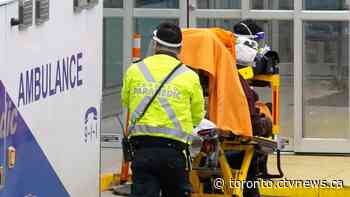 Driver of truck collides with 2 pedestrians in north Toronto