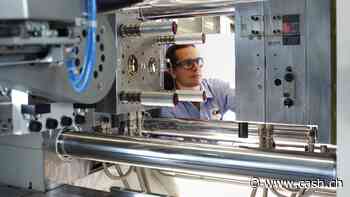 Wie hoch fällt der Umsatzrückgang bei Ems-Chemie aus?