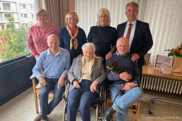 Irène Hozee viert honderdste verjaardag
