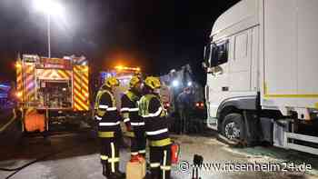 Metallteil schlägt Tank leck – Lkw verteilt hunderte Liter Diesel auf A94 bei Neuötting