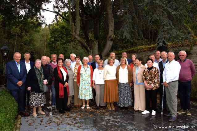 Adegemse zeventigjarigen klinken samen op verjaardag