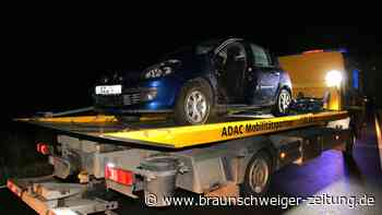 Verkehrsunfall bei Groß Mahner: Frau kommt von Fahrbahn ab