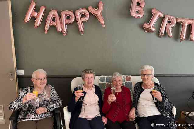 Emily viert samen met vriendinnen 103e verjaardag in Residentie Huis aan Zee