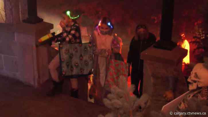 Calgarians urged to keep an eye out for trick-or-treaters on Halloween