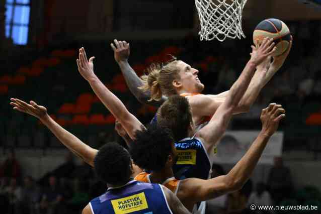 SPORTKORT WEST-VLAANDEREN. Otegem haalt ex-succestrainer terug, Kortrijk Spurs haalt nog versterking en toptransfer voor Jasper Verbrugge