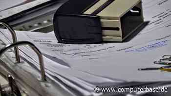 Verwaltungs­digitalisierung: Unternehmen benötigen immer noch Fax und Papier