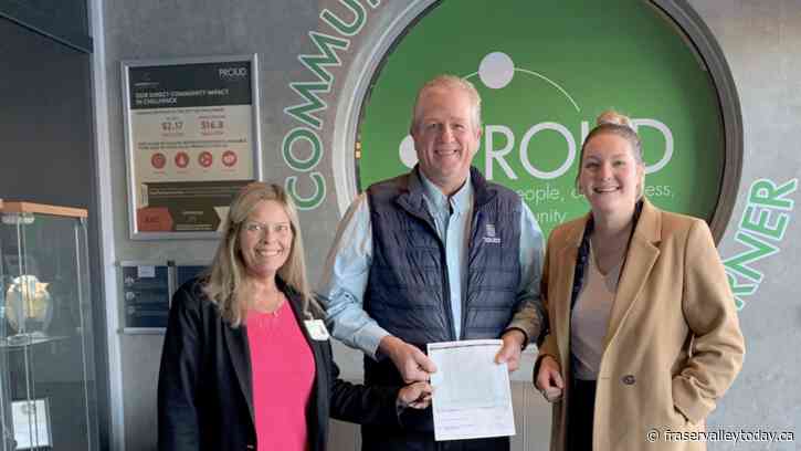 Elements Casino in Chilliwack donates $2,000 to autism organization serving Chilliwack