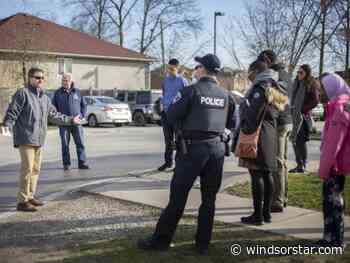 Police to offer safety tips on neigbourhood walk