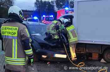 FW-BOT: Verkehrsunfall in Bottrop-Boy - eine Person eingeklemmt
