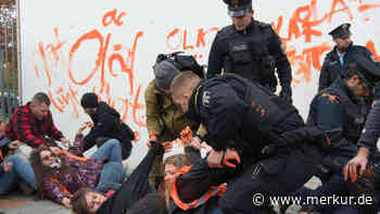 Klima-Kleber beschmieren Kanzleramt: Angeblicher Zivilpolizist geht brutal auf Aktivisten los – Polizei reagiert