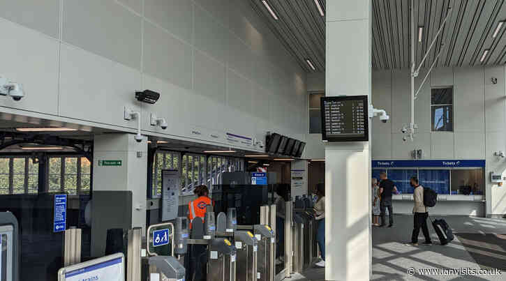 Government plans to close railway ticket offices hit the buffer