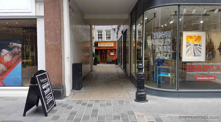 London’s Alleys: Globe Yard, W1