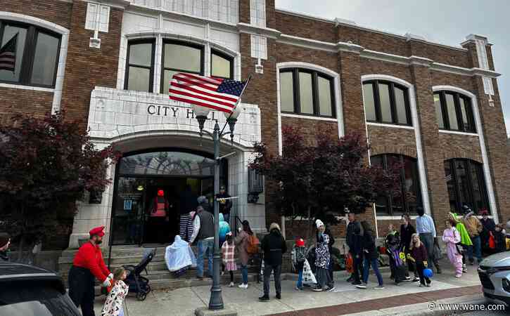 Crowds brave winter weather at "Boo in Bluffton"
