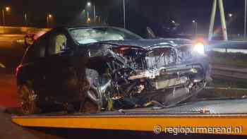 Bestuurder peperdure BMW stuurt auto de vangrail in