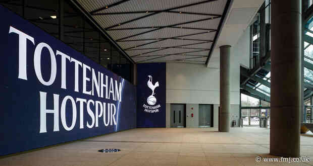 Carlisle celebrates 23 years at Spurs