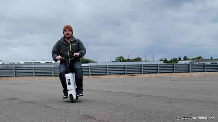 Honda Motocompacto Review: Maybe you’ve ridden a desk, how about a briefcase?