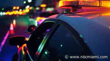 Miami cop charged with DUI after being found passed out in car with gun on lap: Police