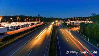 Verkehrskontrolle auf Autobahn: Polizei findet 50 Kilo Gold und eine halbe Million Euro in Auto