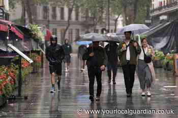 Storm Ciaran London: Live travel updates