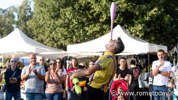 Hippie Market: bolle di sapone, live music e spettacoli circensi