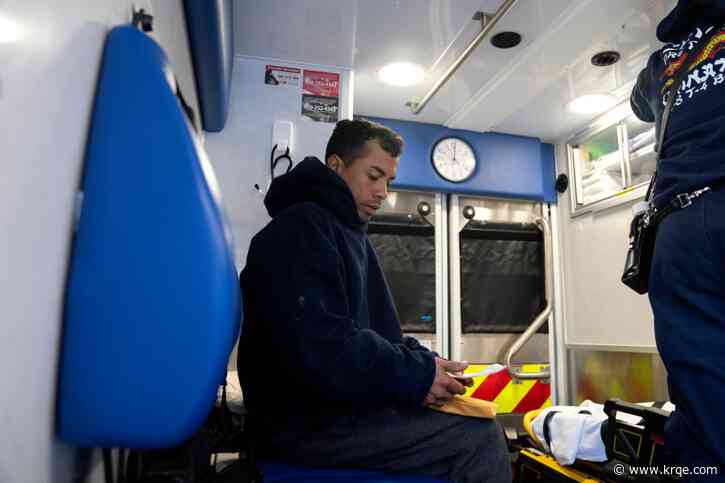 Volunteer medical students are trying to fill the health care gap for migrants in Chicago