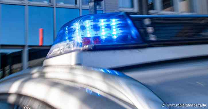 Autofahrerin ausgebremst und mit Waffe bedroht