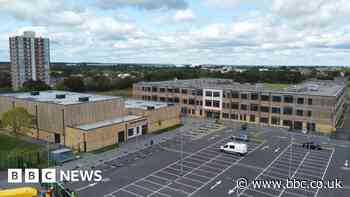 Harlow school delays classroom teaching again over safety work