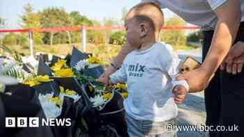 Li Keqiang: Official nerves show as BBC hears praise for dead Chinese leader