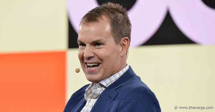 HBO head Casey Bloys says he’s sorry for harassing critics on Twitter