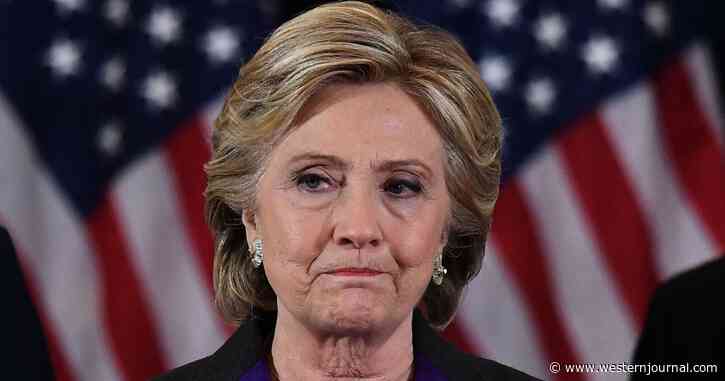 Students Walk Out of Hillary Clinton's College Class in Protest