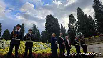 Gualtieri alla commemorazione dei defunti al Verano: "Ama sta lavorando per curare i cimiteri"