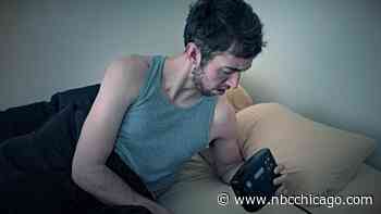 When does the time change for end of daylight saving time in 2023 in Illinois?