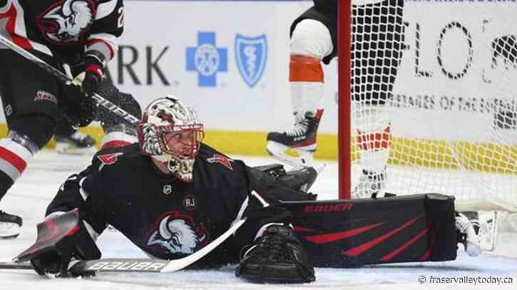 Flyers snap three-game skid by sinking Sabres 5-1