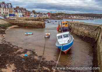 Cumbrae: Islanders to mount public demo over ferry tickets 'failure'