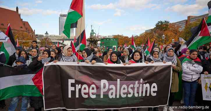 Berlin: Propalästinensischer Protestmarsch mit Tausenden