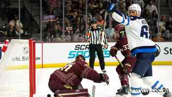 Hat trick from Niederreiter, pair of goals from Dillon lift Jets to victory over Coyotes