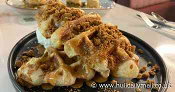 I tried the Vegan Croffle at Hull's Heavenly Desserts that's so buttery I can't believe it's not!